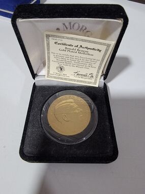 Ronald Reagan Gold Plated Medallion with Certificate of Authenticity